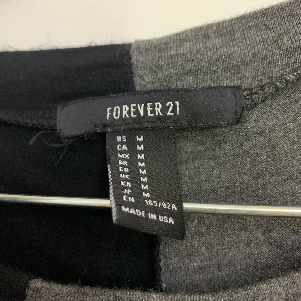 Graphic tee - Picture 2 of 2